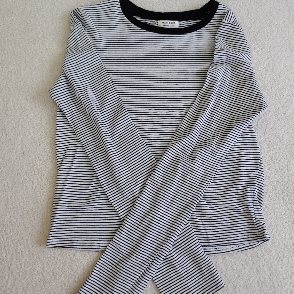 Long sleeved crop top